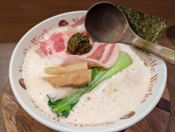 「泡らぅめん(890円)」@Noodle Works -BALI- 藤沢店の写真