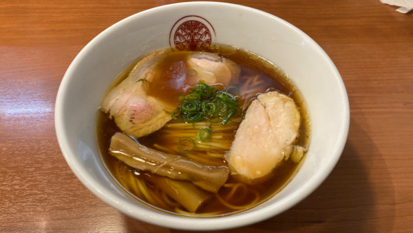 「鶏醤油らぁ麺」@らぁ麺 とうひちの写真