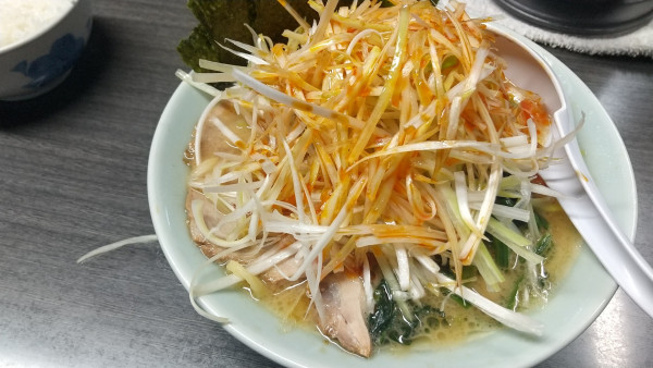 「醤油ネギラーメン　サービス小ライス」@横浜家系ラーメン 壱蔵家の写真