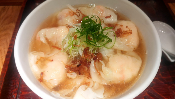 「海老雲呑麺 五ケ入り・海老雲呑 一ケ✘2 ￥1,980」@らー麺 本間の写真