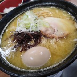 限定 鶏そば 890円