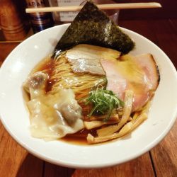 醤油＋マトン雲呑