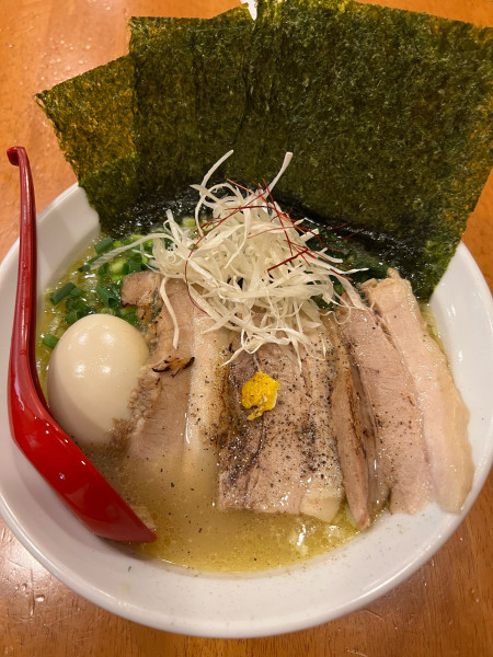 「特のせラーメン塩　1,00円」@麺屋 夏鈴の写真