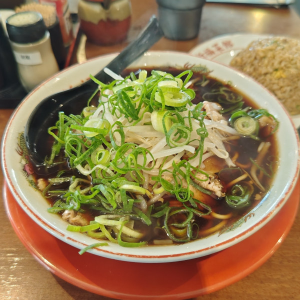 「中華そば（並）＋焼きめし（小）」@新福菜館 浜松町店の写真