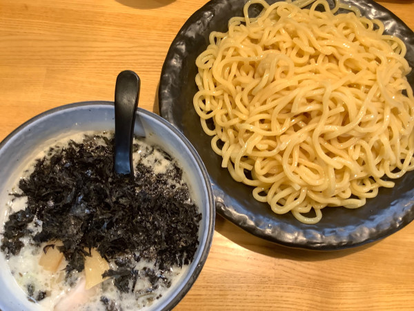 「塩つけ麺　中盛　＋　岩海苔」@つけ麺 ががちゃい 中山店の写真