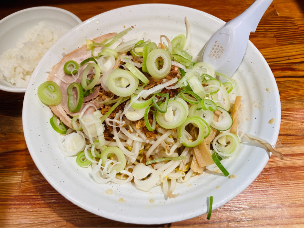 「【限定】せきやけまぜそば＋追い飯」@こってりらーめん せきやけの写真