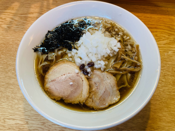 「醤油ラーメン(平打麺)」@麺処 あずきの写真