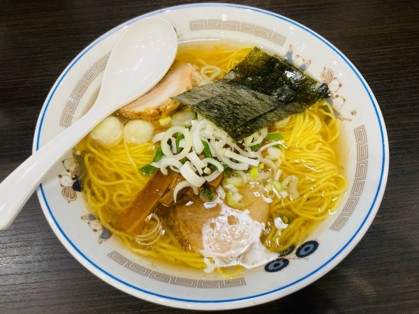 「【限定】NZ産ボビーヴィールレッグボーンの塩ラーメン＋干し貝柱」@えーちゃん食堂の写真