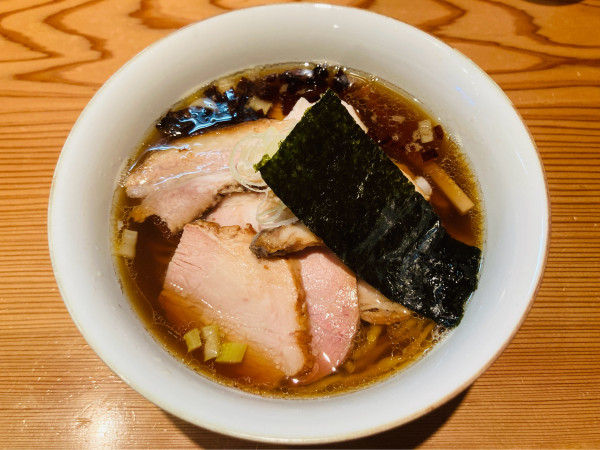 「特製醤油(手揉み麺)」@らぁめん鴇の写真