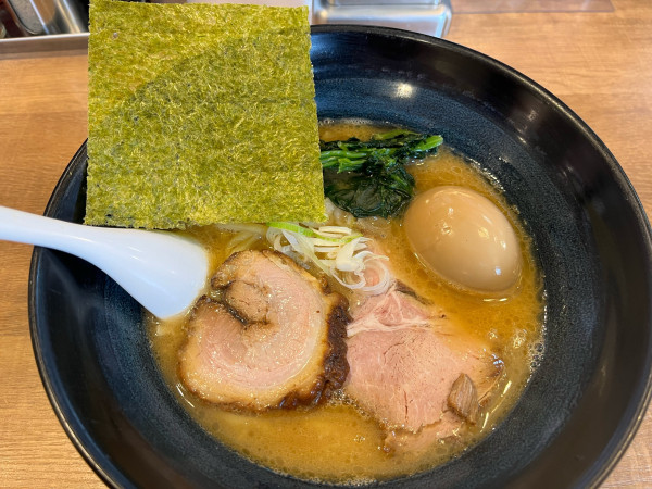 「味玉Wちゃーしゅー麺固め1060円」@おがわや 小宮店の写真