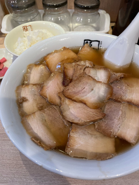 「焼豚ラーメン」@喜多方ラーメン坂内 新宿西口思い出横丁店の写真