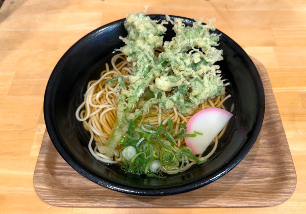 「550円のそば(春菊天)」@築武士の写真