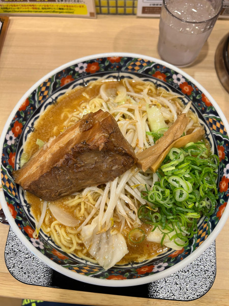 「角煮味噌ラーメン大盛り」@五穀みそらーめん 味噌屋蔵之介 所沢けやき台店の写真