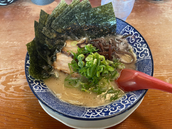 「塩とんこつ海苔ラーメン・うま玉（替玉）」@博多ラーメン鶴亀堂 太田新井町店の写真
