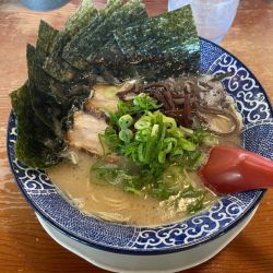 塩とんこつ海苔ラーメン・うま玉（替玉）