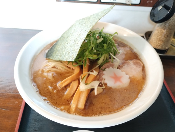 「濃ラーメン 大盛り」@麺場 新 ARATAの写真