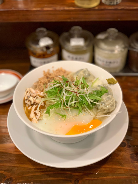 「冷やし鶏塩わんたんめん」@広州市場 西新宿店の写真