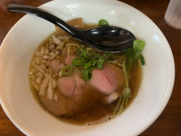 「醤油らーめん」@麺屋エイトの写真