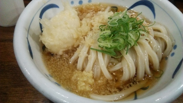 「ぶっかけ 冷小 410円＋半熟玉子天 130円」@TOKYO LIGHT BLUE HONGO-3の写真