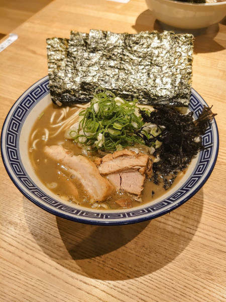 「豚骨煮干」@豚骨醤油 三輪の写真