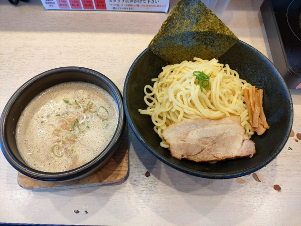 「つけ麺(鳥白湯豚骨魚介)　大盛り　1350円」@麺屋 赤橙の写真