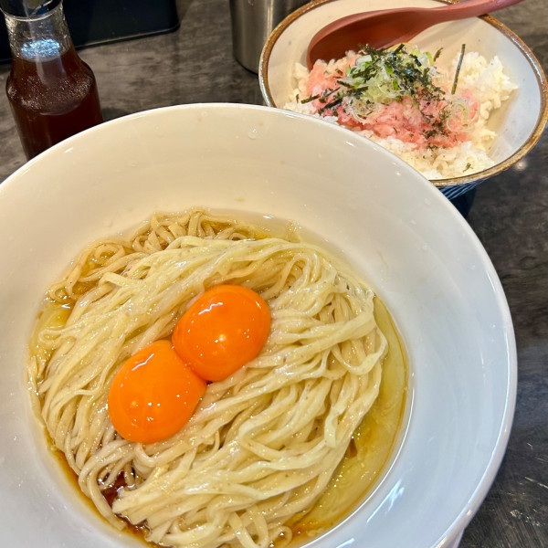 「卵かけ麺 並盛＋ネギトロ丼」@拉麺 名もなき店の写真