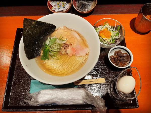 「真鯛清湯そば＋塩煮卵＋茶漬け(白)」@週末麺処 らくらひとしなの写真