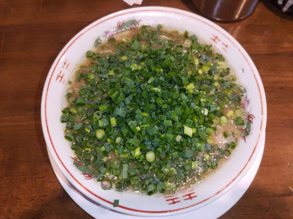 「豚骨ﾗｰﾒﾝ(ﾊﾞﾘｶﾀ)+ﾁｬｰｼｭｰ+ﾈｷﾞ+替玉2回  ｷ」@ラーメン池田の写真