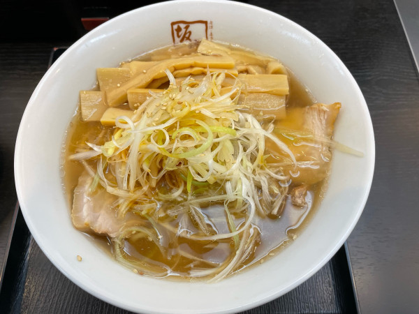 「ネギラーメン¥930メンマ¥150」@喜多方ラーメン 坂内 川崎東田店の写真