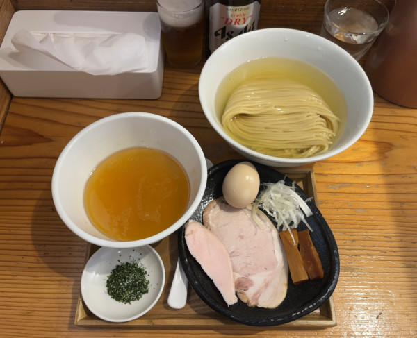「つけ麺 200g（塩・かき油）＋あおさ塩＋味玉」@麺屋鈴春の写真