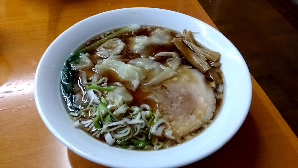 「ワンタン麺（９００円）」@タンポポの写真