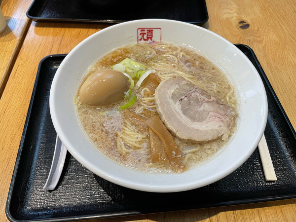 「大盛ガンジャラーメン + 味付玉子」@GANJA RAMENの写真