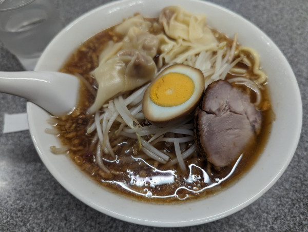 「ワンタン麺950円」@中華麺店 喜楽の写真