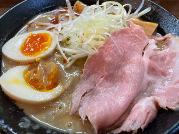 「みそラーメン＋味玉（900円）」@麺処 となみの写真