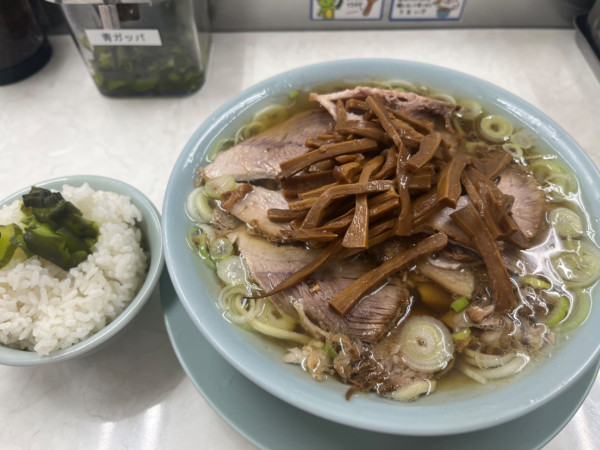 「チャーシュー麺、固め＋メンマ」@川口トラちゃんラーメンの写真