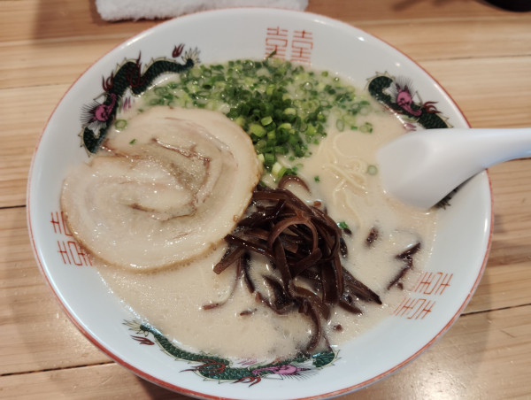 「博多豚骨ラーメン　　　660円」@コハクノトキの写真