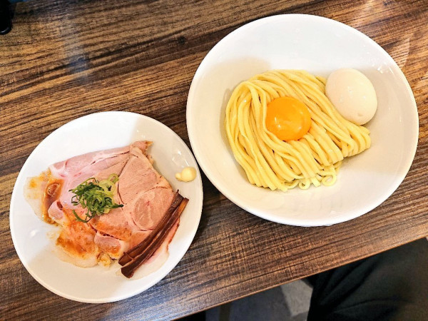 「たまご麺(冷やし)、味玉、肉丼」@むかん 初台の写真