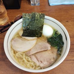 チャーシュー地鶏そば+味玉　1400円