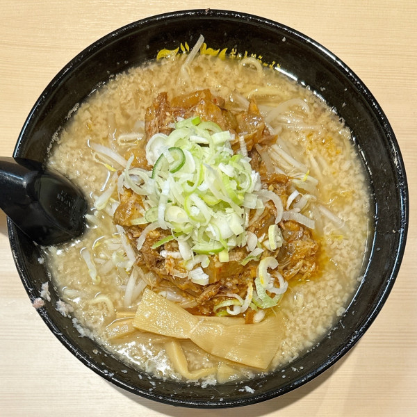「辛ホルモンメン」@ギットリラーメン ブタザンマイの写真