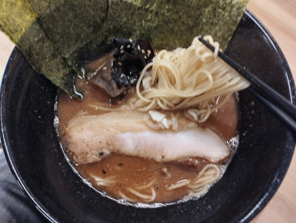 「(限定)倉家系らーめん七味かつお(880)」@ラーメン・ごはん 倉家の写真