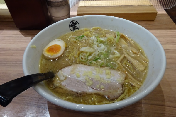 「味噌らーめん1100円」@らーめん空 新千歳空港店の写真