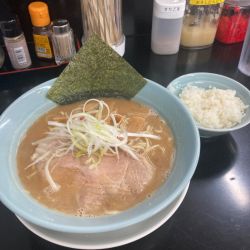 醤油豚骨ラーメン800円
