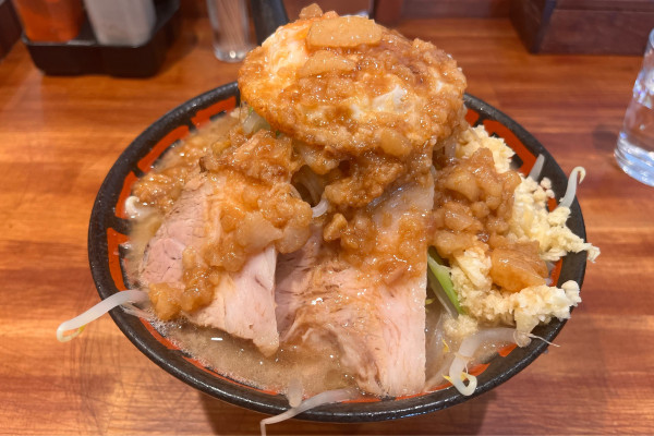 「豚ラーメン+目玉焼き」@東京ぶたくらぶの写真