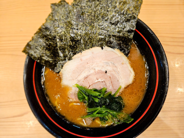 「ラーメン並」@家系 麺場寺井の写真