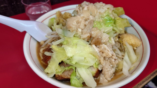 「小ラーメン　背脂　キャベツ」@ラーメン山崎の写真