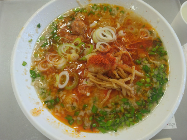 「辛口ホルモンラーメン700円太麺変更」@とん平食堂 柏店の写真