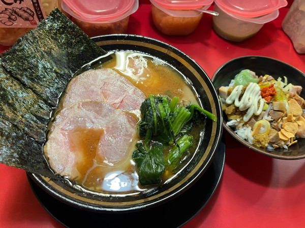「チャーシュー　半賄い飯し ¥1,170」@家系ラーメン とらきち家の写真