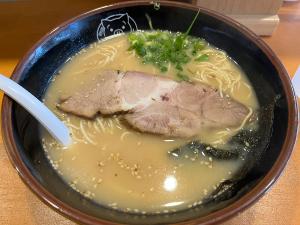 「博多ラーメン＋半チャーハン（セット用）」@Pho Aki 熊野前店の写真