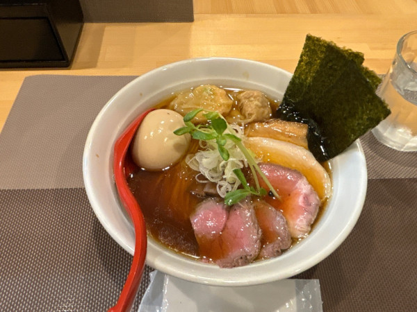 「特製醤油らぁめん」@麺や旬香の写真