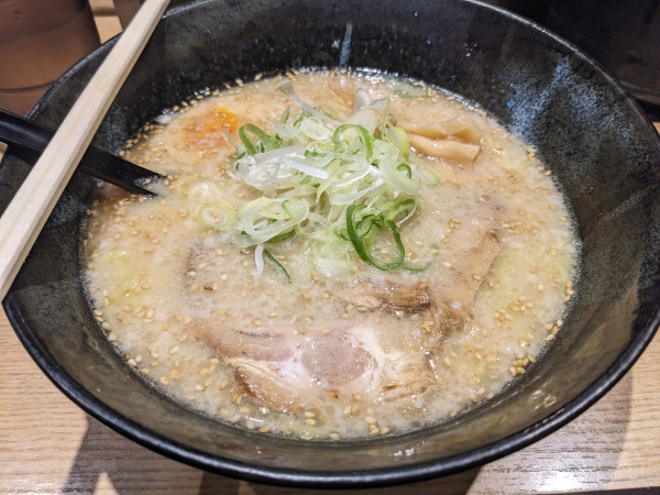 「げんこつラーメン+ニンニク」@らーめん絆 名古屋本店の写真